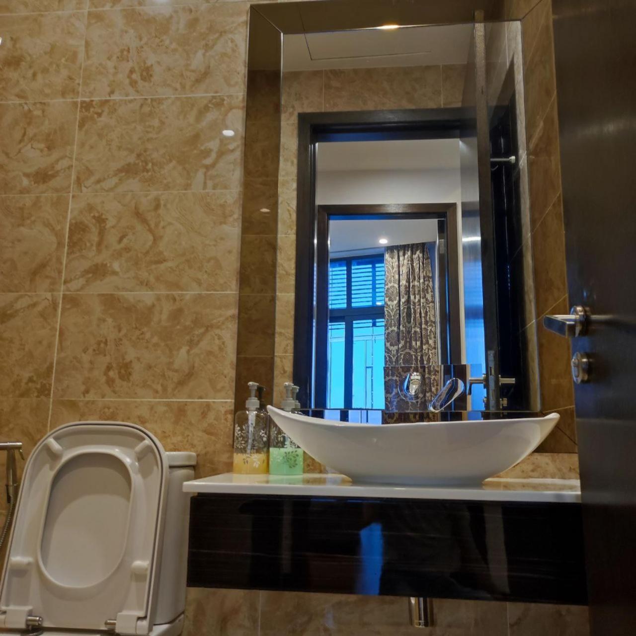 Dorsett Walk To Pavilion 1min With Bathtub And Infinity Pool