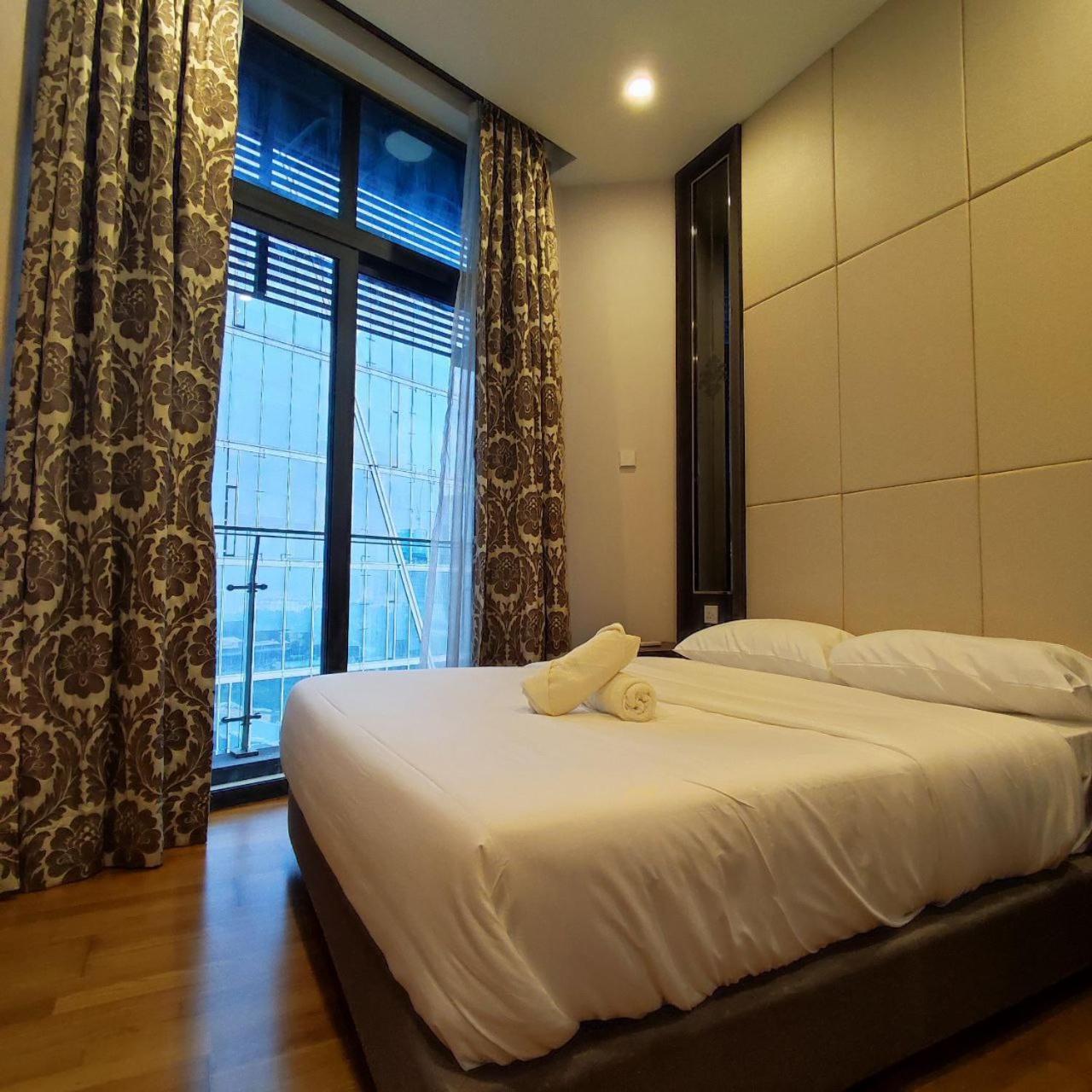 Dorsett Walk To Pavilion 1min With Bathtub And Infinity Pool *